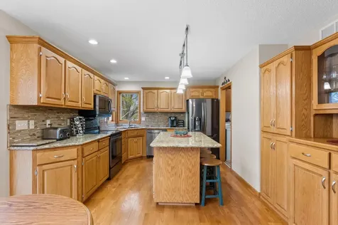 1506 Mc Auliffe Place NW Alexandria MN 56308