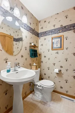 1506 Mc Auliffe Place NW Alexandria MN 56308