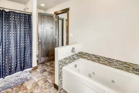4902 35th Avenue S Fargo ND 58104