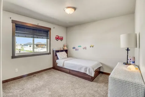 4902 35th Avenue S Fargo ND 58104