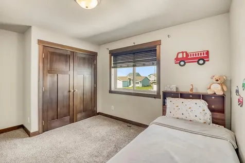 4902 35th Avenue S Fargo ND 58104