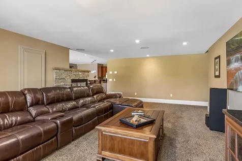 9251 Wedgewood Point Woodbury MN 55125