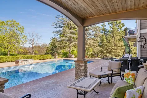 9251 Wedgewood Point Woodbury MN 55125