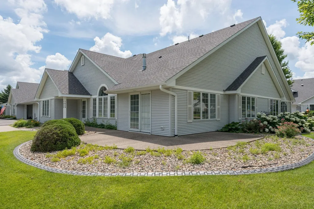 1429 Parkside Lane North Mankato MN 56003