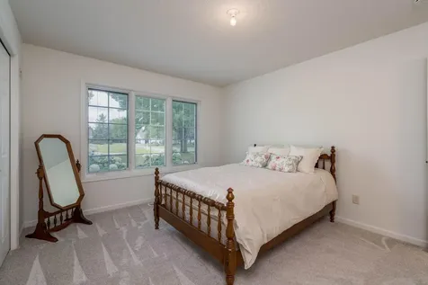 1429 Parkside Lane North Mankato MN 56003