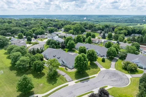 1429 Parkside Lane North Mankato MN 56003