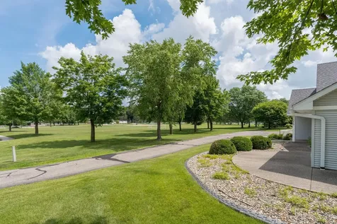 1429 Parkside Lane North Mankato MN 56003