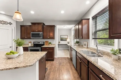9289 Summerlin Court Woodbury MN 55129
