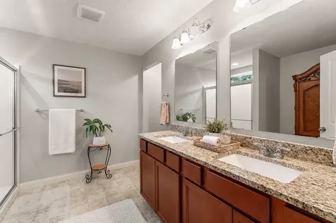 9289 Summerlin Court Woodbury MN 55129