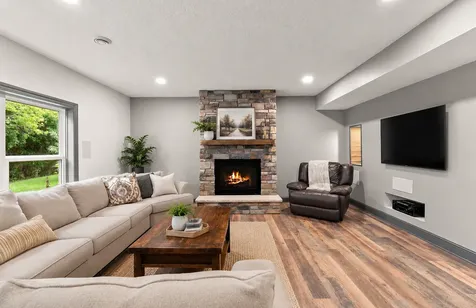 9289 Summerlin Court Woodbury MN 55129