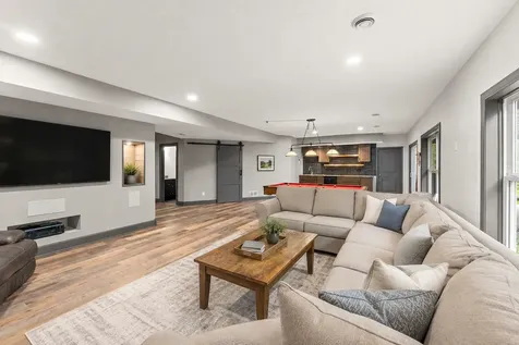 9289 Summerlin Court Woodbury MN 55129