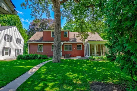 329 Stonebridge Boulevard Saint Paul MN 55105