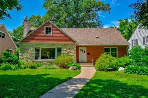 329 Stonebridge Boulevard Saint Paul MN 55105