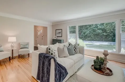 329 Stonebridge Boulevard Saint Paul MN 55105