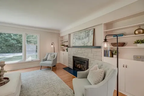 329 Stonebridge Boulevard Saint Paul MN 55105