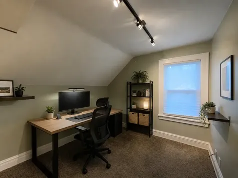 823 N 57th Avenue W Duluth MN 55807