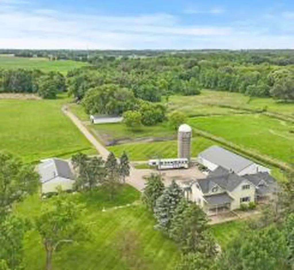 5095 Harff Road Loretto MN 55357