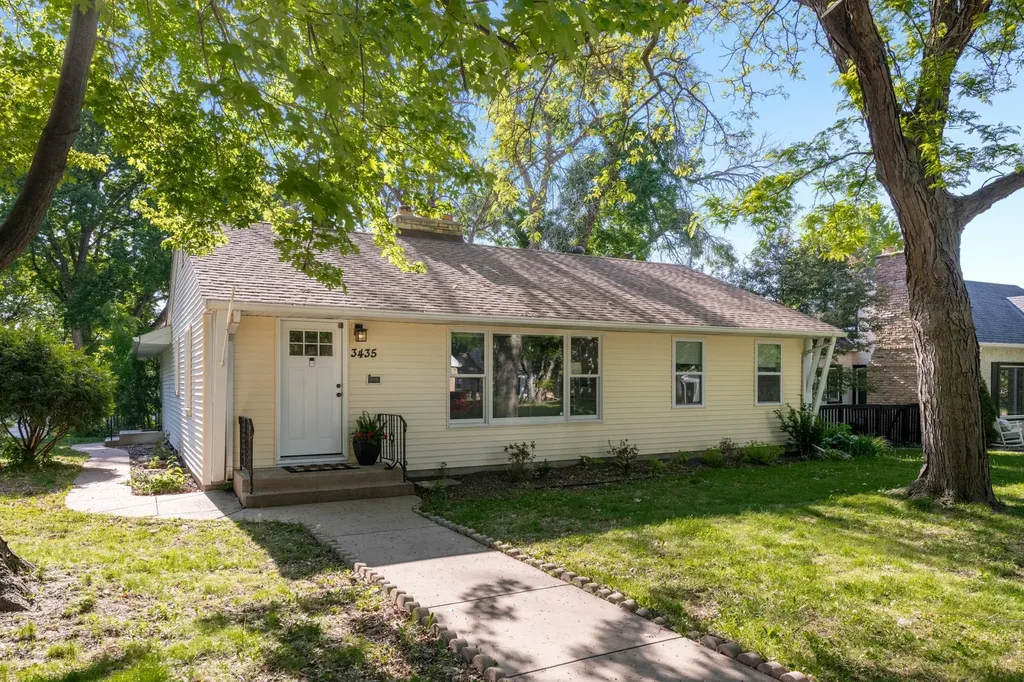 3435 Zenith Avenue N Robbinsdale MN 55422