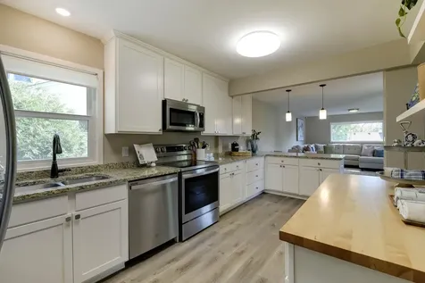 3435 Zenith Avenue N Robbinsdale MN 55422
