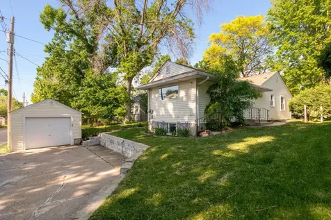 3435 Zenith Avenue N Robbinsdale MN 55422