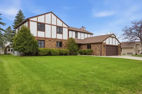 171 N Woodcrest Drive N Fargo ND 58102