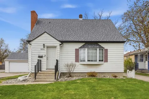 1621 8th Street S Moorhead MN 56560