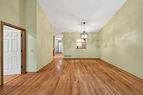 370 Mendota Road W West Saint Paul MN 55118
