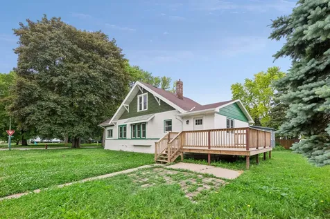 601 N Carver Street Winthrop MN 55396