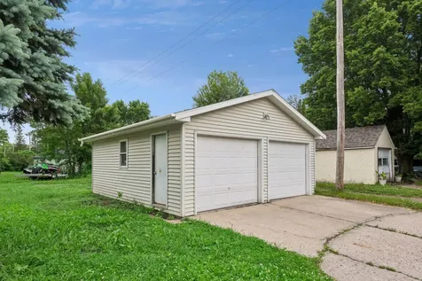 601 N Carver Street Winthrop MN 55396