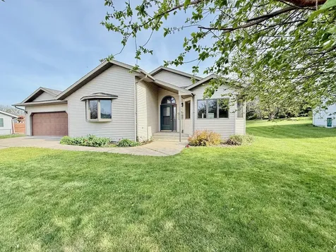 126 W Hilltop Drive Fergus Falls MN 56537