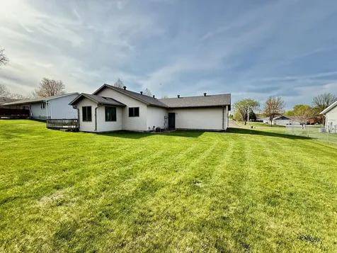 126 W Hilltop Drive Fergus Falls MN 56537