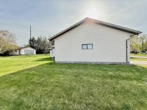 126 W Hilltop Drive Fergus Falls MN 56537
