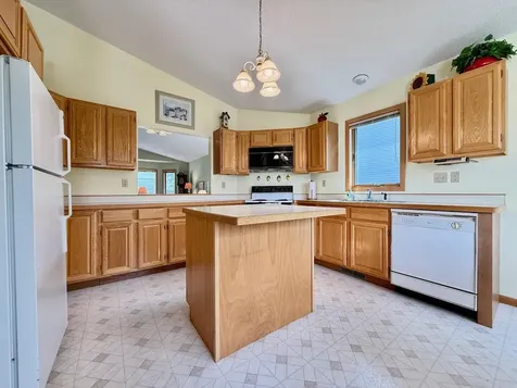 126 W Hilltop Drive Fergus Falls MN 56537