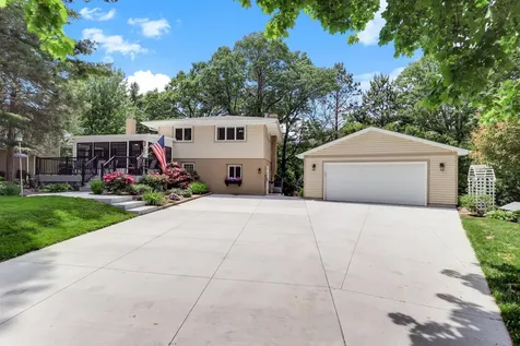 645 Warner Avenue S Mahtomedi MN 55115