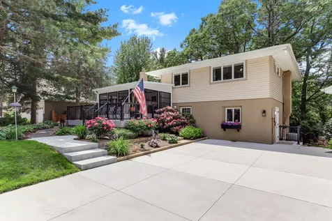 645 Warner Avenue S Mahtomedi MN 55115