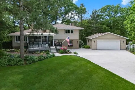 645 Warner Avenue S Mahtomedi MN 55115