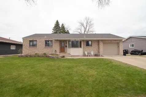 3121 7th Street N Fargo ND 58102