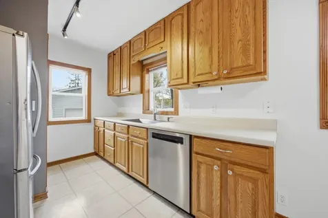 1621 8th Avenue S Fargo ND 58103