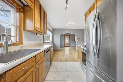 1621 8th Avenue S Fargo ND 58103