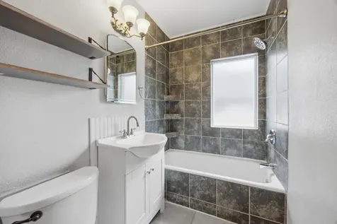 1621 8th Avenue S Fargo ND 58103