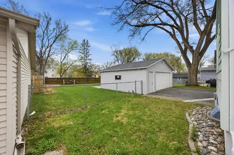 1621 8th Avenue S Fargo ND 58103