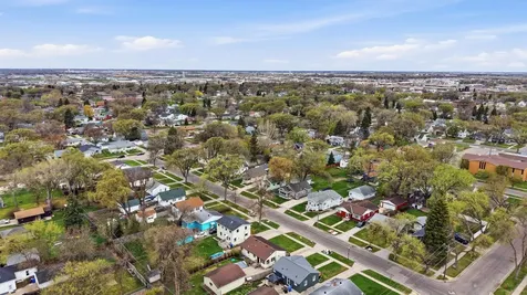 1621 8th Avenue S Fargo ND 58103