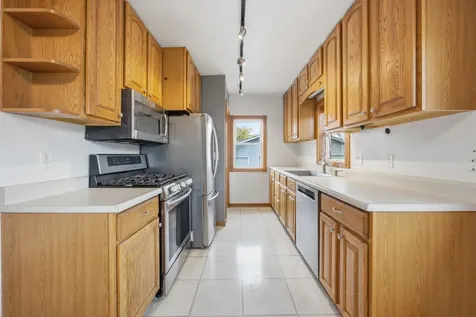 1621 8th Avenue S Fargo ND 58103