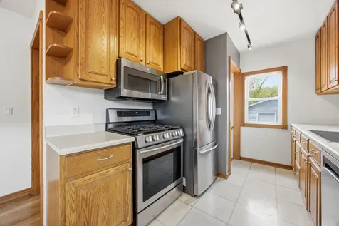 1621 8th Avenue S Fargo ND 58103