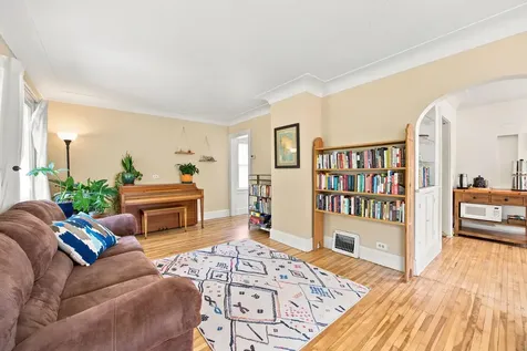 4042 Queen Avenue N Minneapolis MN 55412