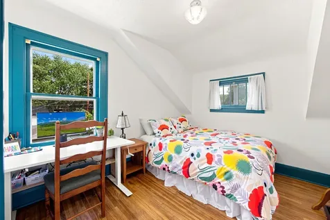 4042 Queen Avenue N Minneapolis MN 55412