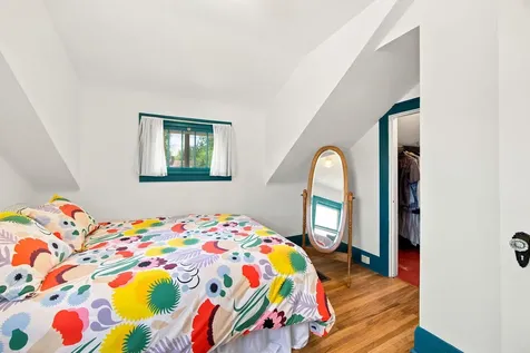 4042 Queen Avenue N Minneapolis MN 55412
