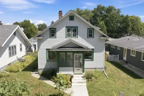 4042 Queen Avenue N Minneapolis MN 55412