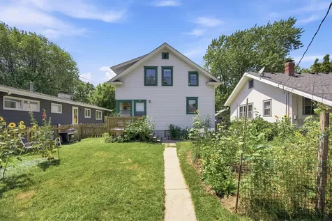 4042 Queen Avenue N Minneapolis MN 55412