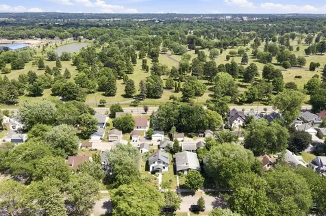 4042 Queen Avenue N Minneapolis MN 55412